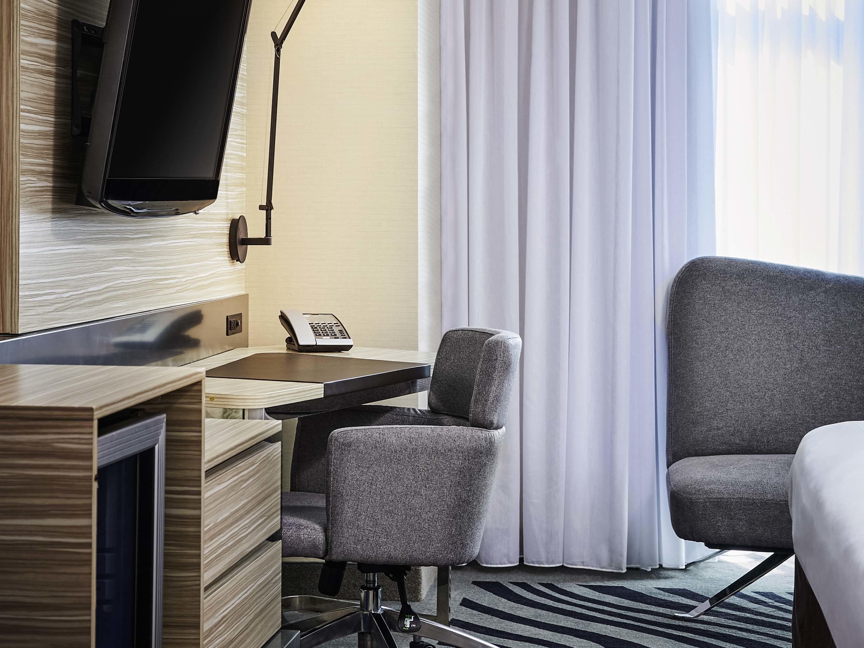 Novotel North York 3*