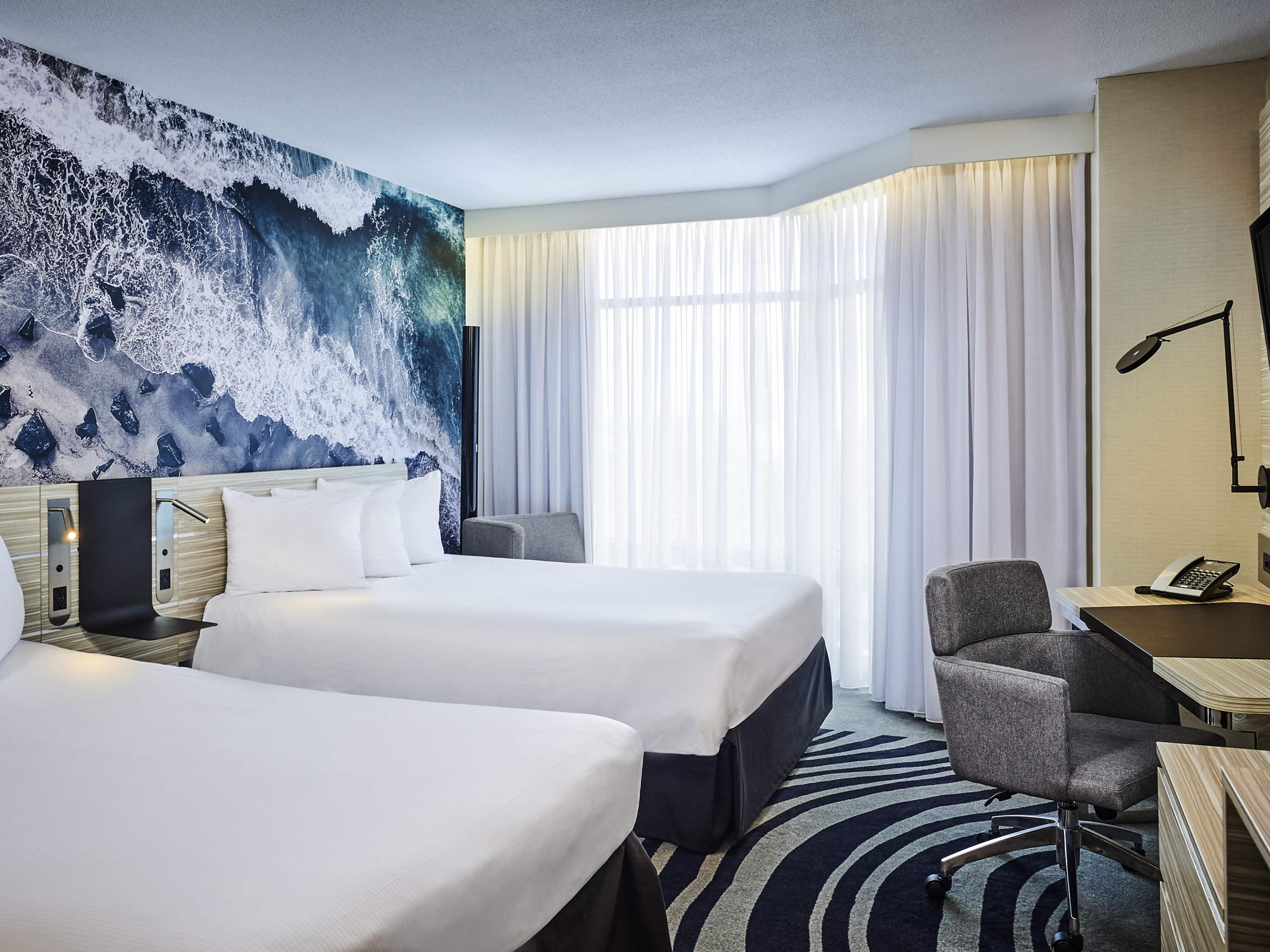 Novotel North York Hotel 3*