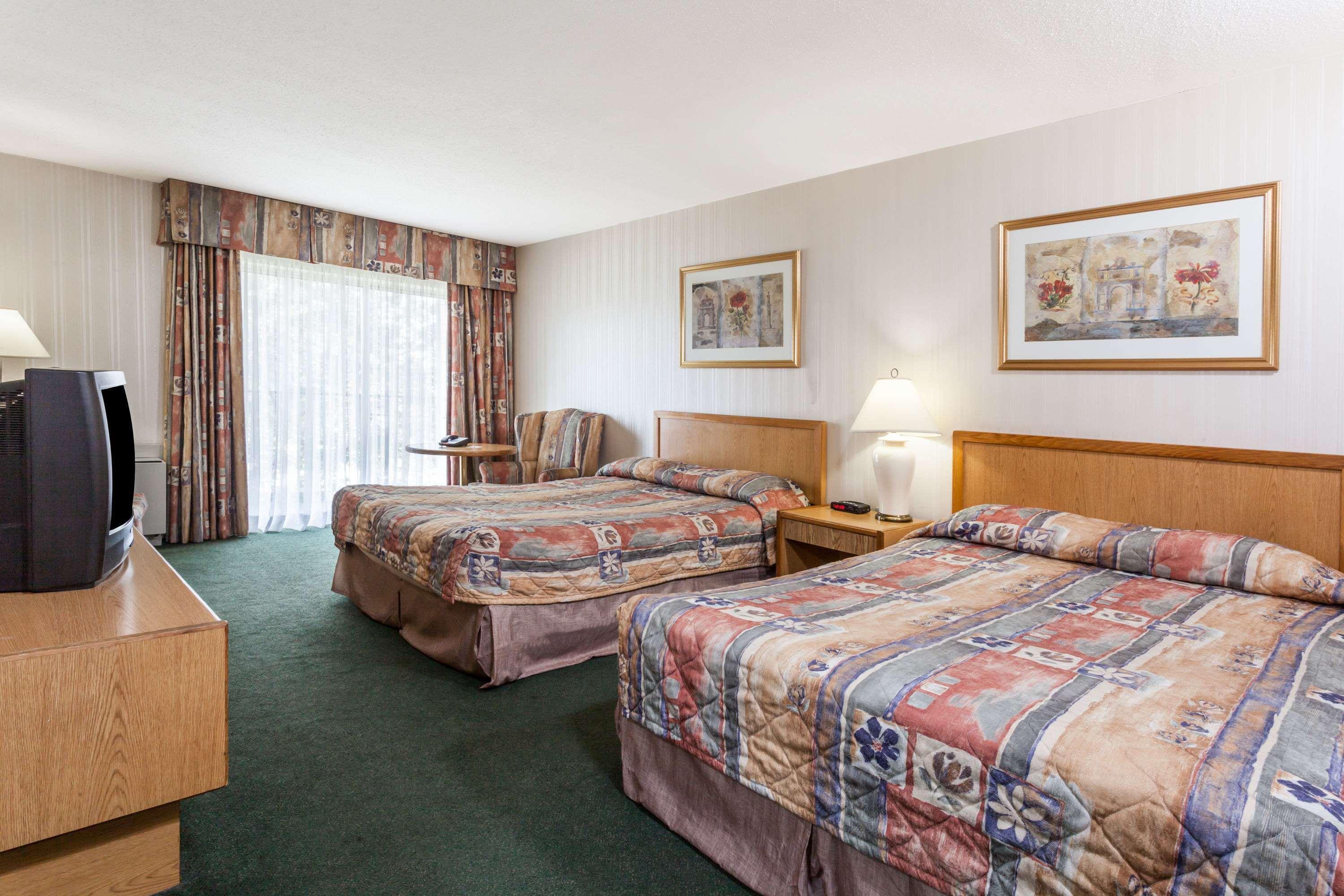 East Hotel *