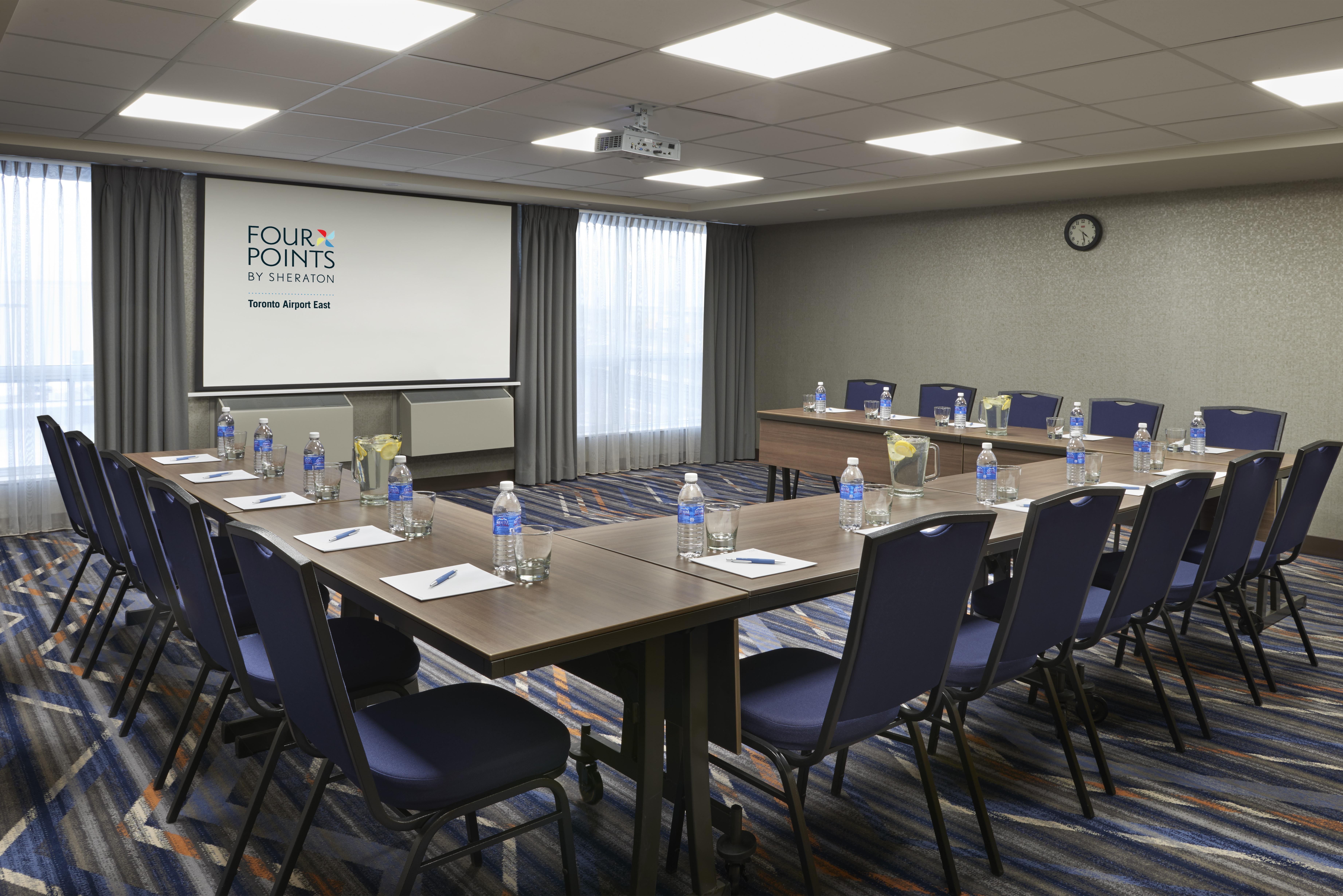 Hotel Four Points By Sheraton Airport East 3*