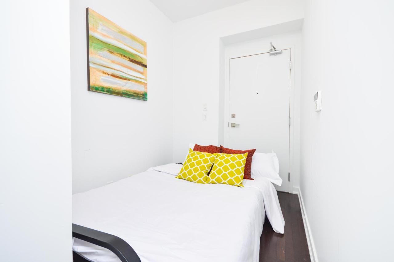 Minutes Walk To Scotiabank Arena,tiff, Mtcc,cn Tower Downtown Apartment