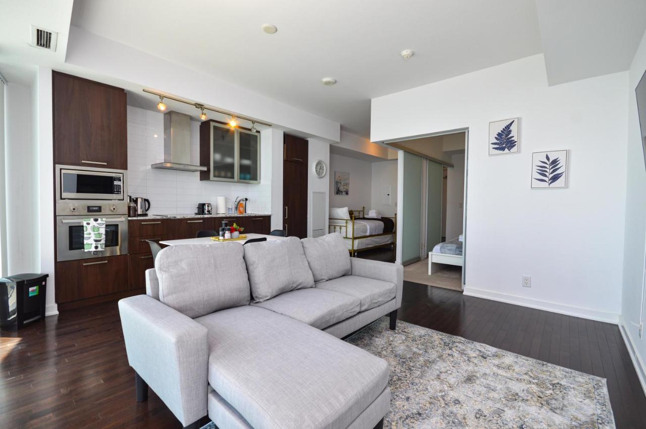Apartment Minutes Walk To Scotiabank Arena,tiff, Mtcc,cn Tower Downtown Toronto