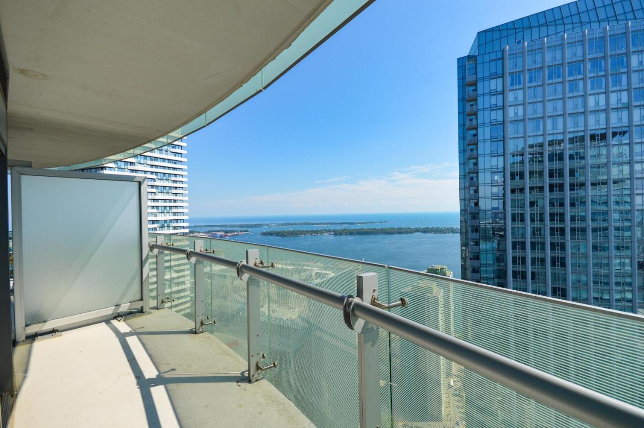 Apartment Minutes Walk To Scotiabank Arena,tiff, Mtcc,cn Tower Downtown Toronto