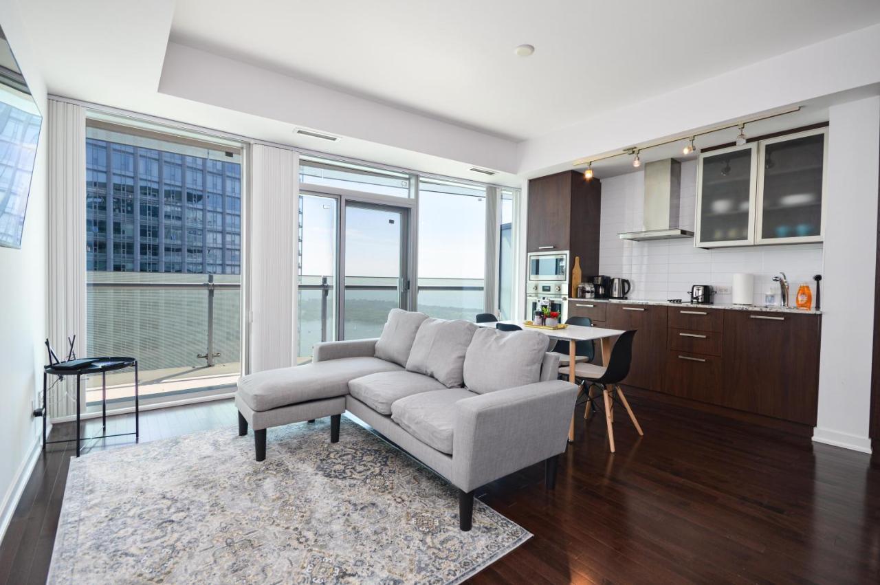 Minutes Walk To Scotiabank Arena,tiff, Mtcc,cn Tower Downtown Toronto
