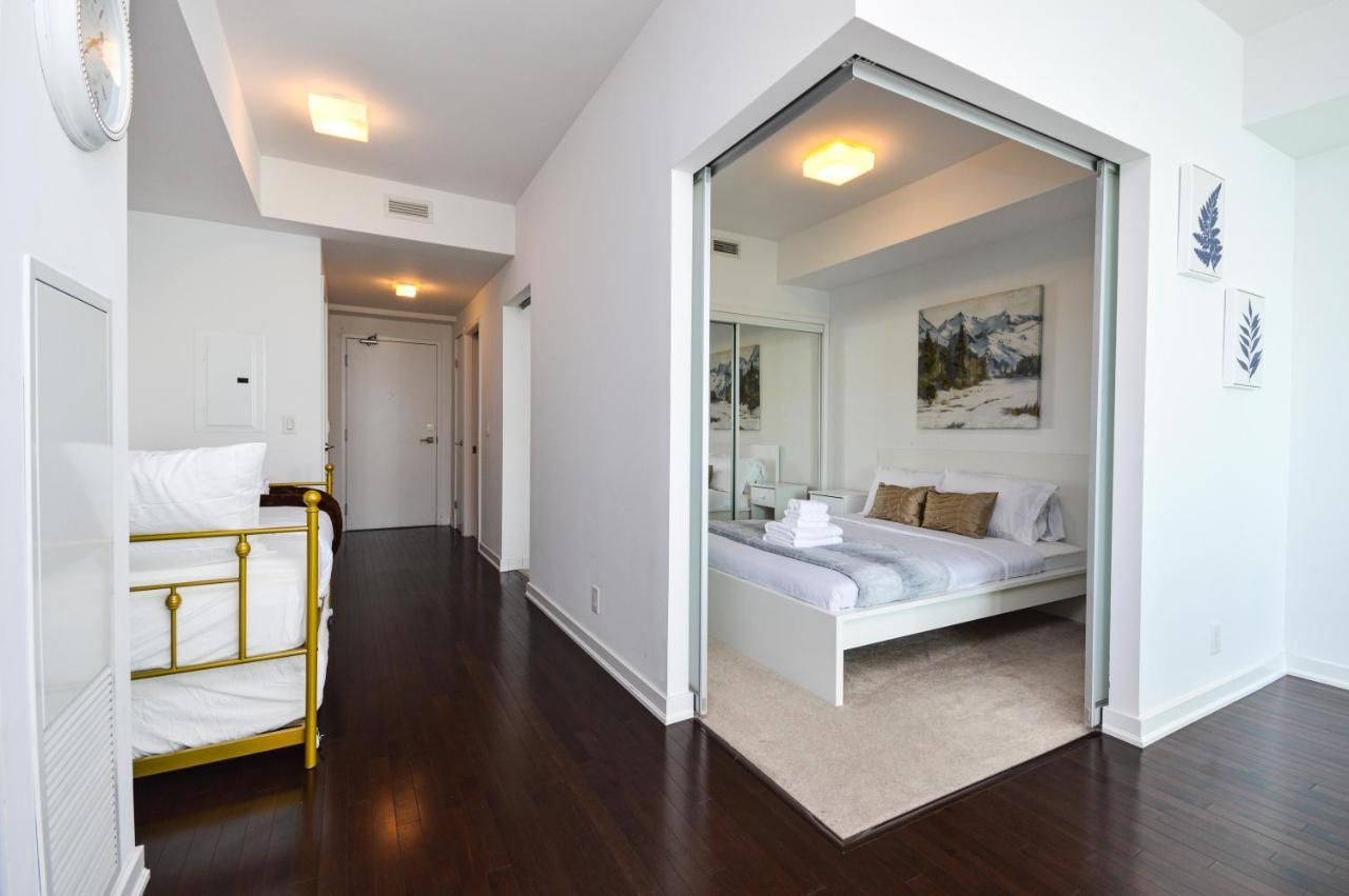 Minutes Walk To Scotiabank Arena,tiff, Mtcc,cn Tower Downtown Apartment *