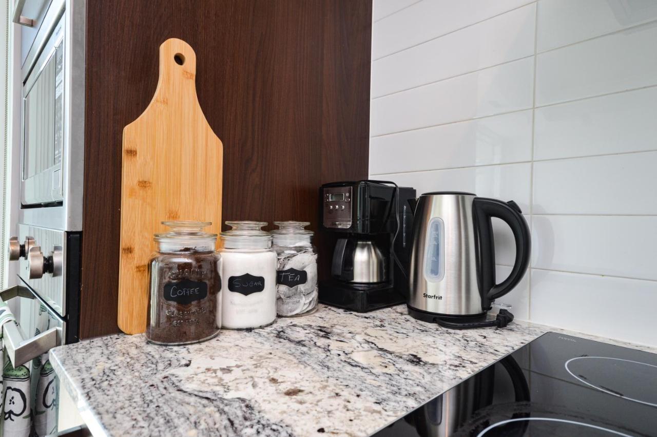 Minutes Walk To Scotiabank Arena,tiff, Mtcc,cn Tower Downtown * Toronto