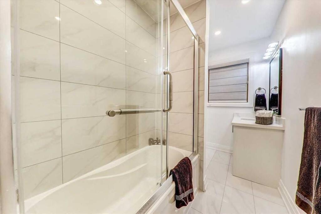 Apartment 3-bedroom Modern Luxury In The Heart Of