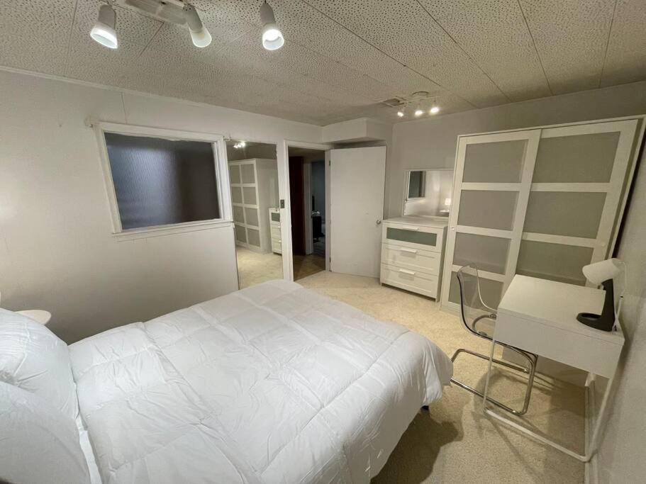 Lovely 2 Bedroom Basement In * Toronto