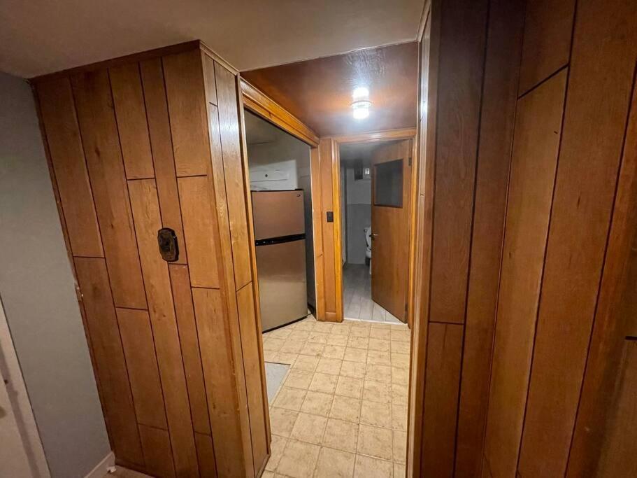 Apartment Lovely 2 Bedroom Basement In Toronto