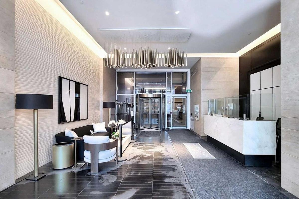 2 Bedroom Den Apartment *