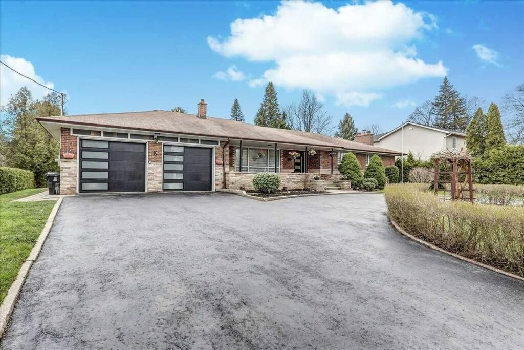 3-bedroom Modern Luxury In The Heart Of Apartment Toronto