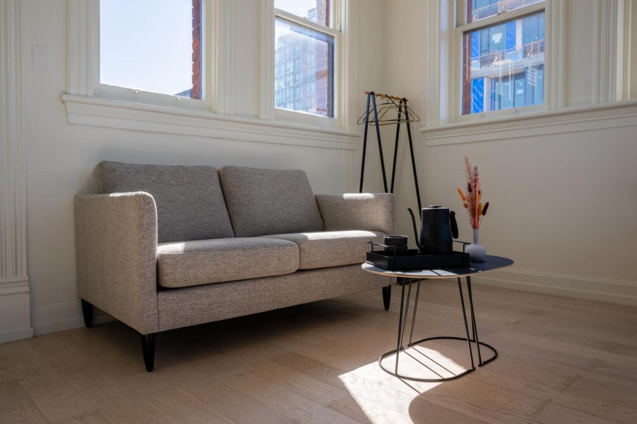 Gladstone House 4*