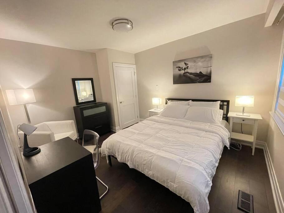 Apartment 3-bedroom Modern Luxury In The Heart Of Toronto