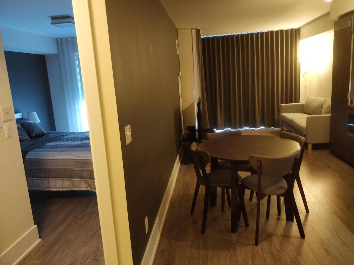 Entertainment District, Downtown Toronto, 1 Bed Den. Pure Comfort Apartment