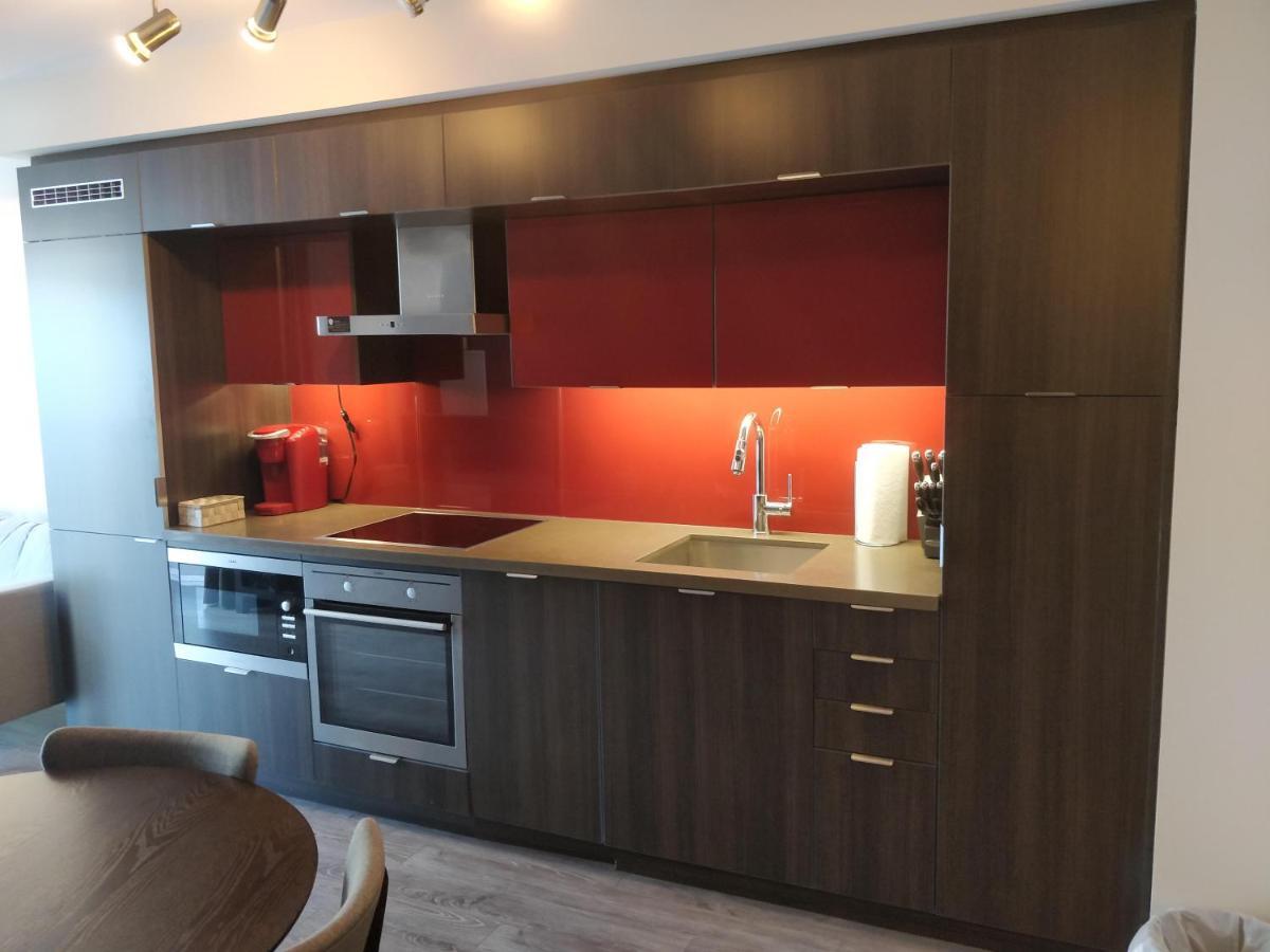 Entertainment District, Downtown Toronto, 1 Bed Den. Pure Comfort *