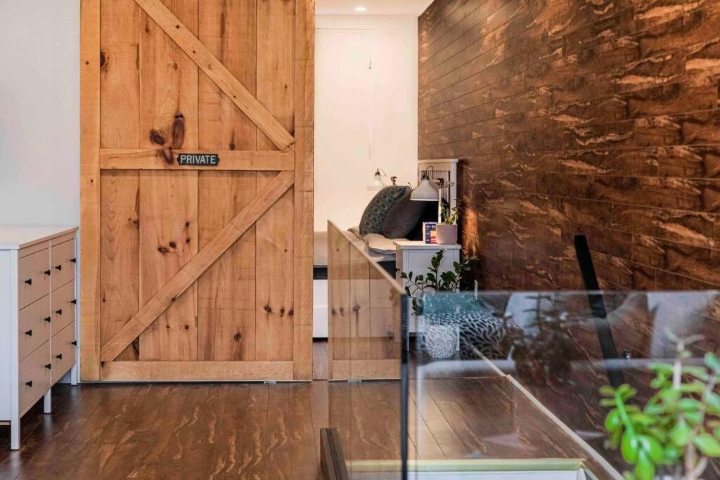 Apartment Amazing Fully Renovated On Queen St.