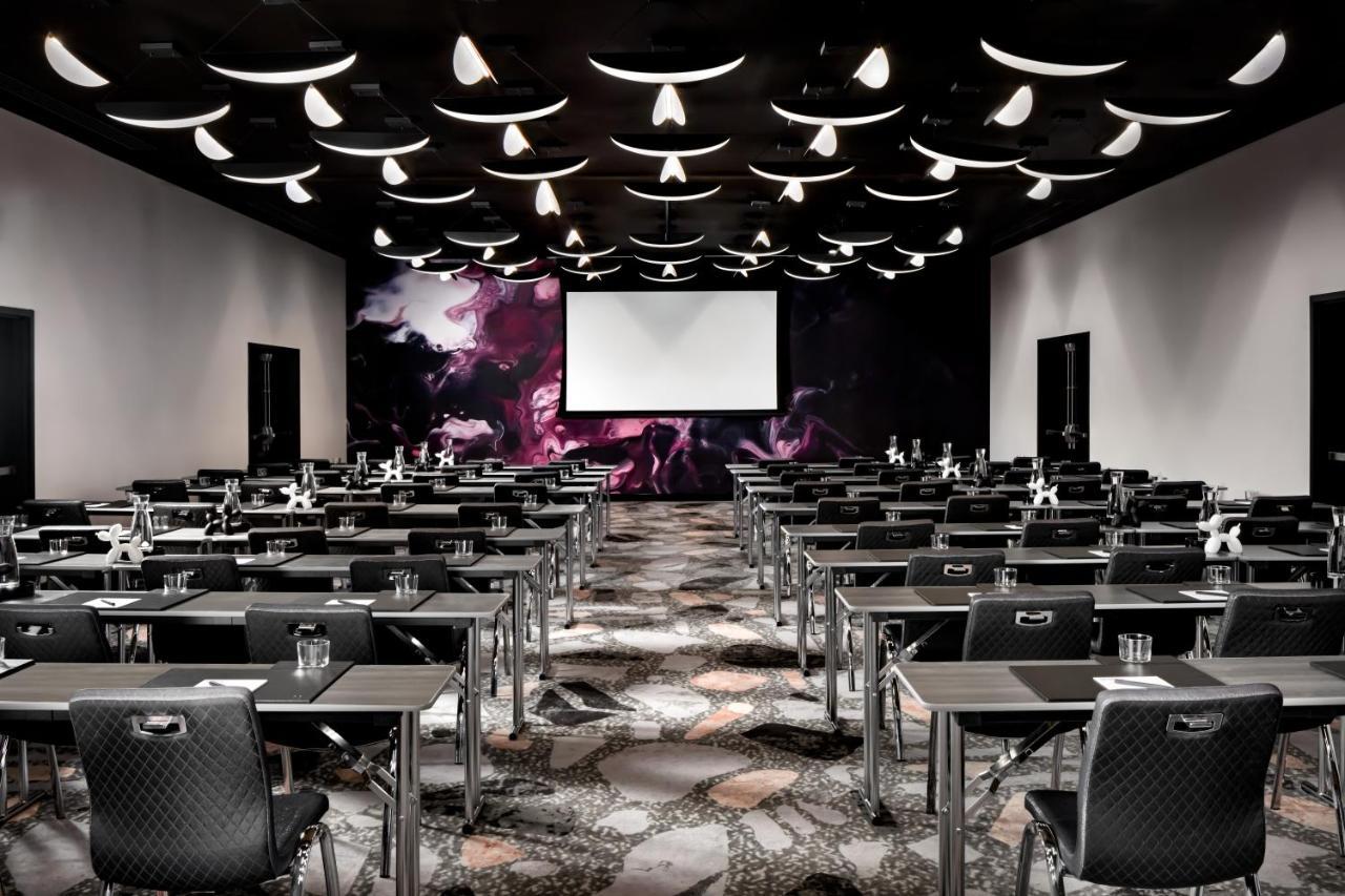 W Hotel 4*