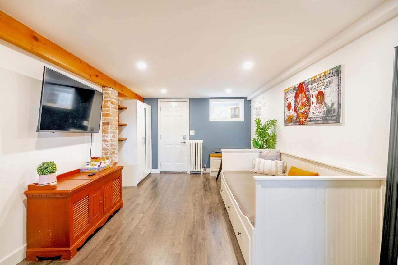 Spacious 1br Just Minutes From High Park *