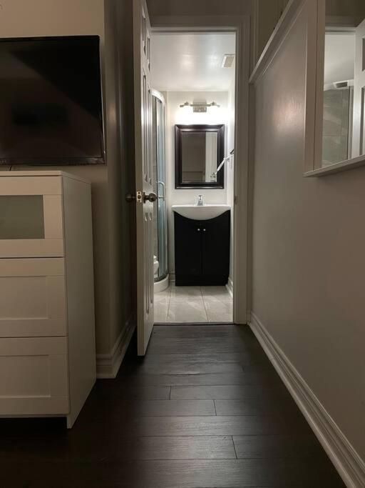 Lovely Junior 1 Bedroom Basement Apartment Toronto