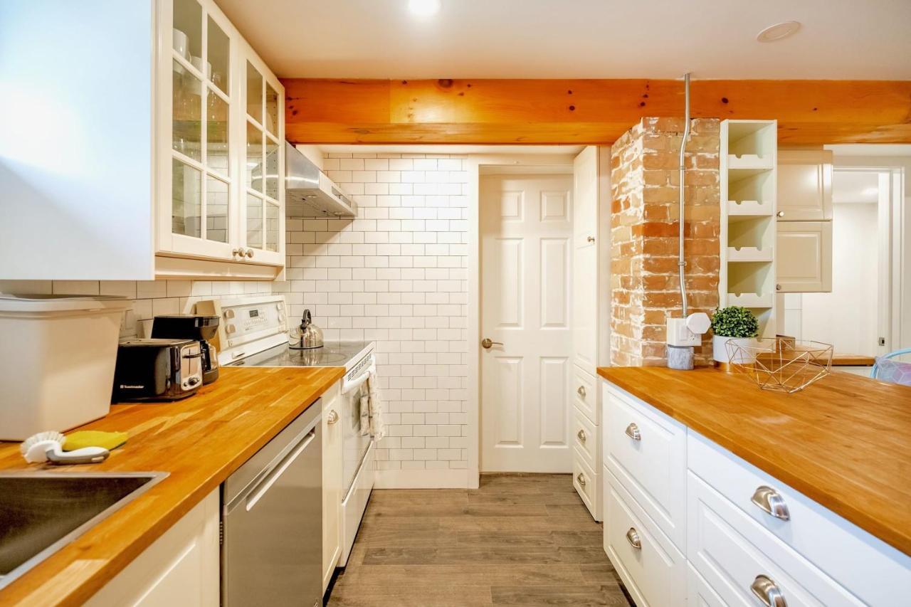 Spacious 1br Just Minutes From High Park Apartment *