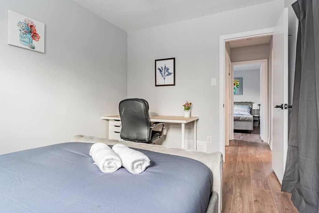 Cheerful 3 Bedrooms Free Parking * Toronto