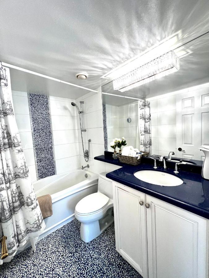 Apartment Spacious 3 Bd In The Centre Of North York, High Floor, Balcony, Free Wifi And Parking Subway Toronto