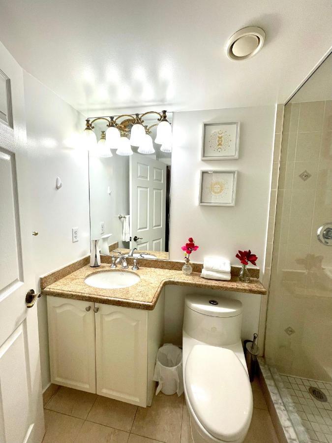 Spacious 3 Bd In The Centre Of North York, High Floor, Balcony, Free Wifi And Parking Subway * Toronto