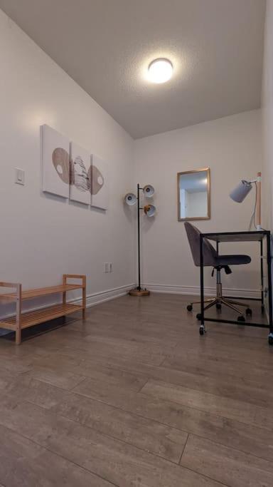 Lovely 2 Bed In Downtown Apartment *