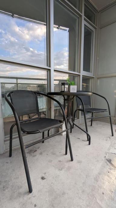 Lovely 2 Bed In Downtown * Toronto