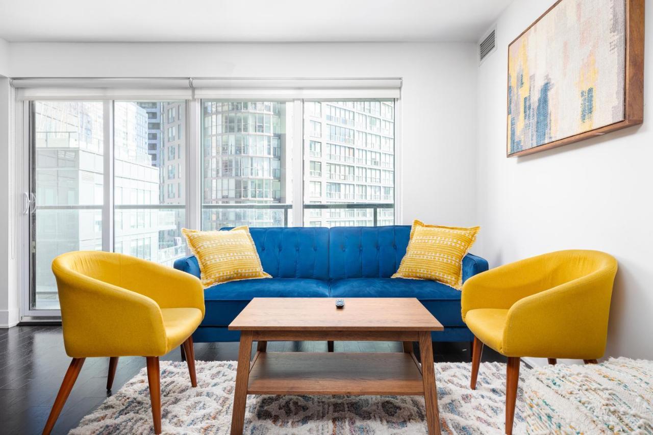 Apartment Upscale & Modern 2bd + Den 2ba Heart Of Downtown! *