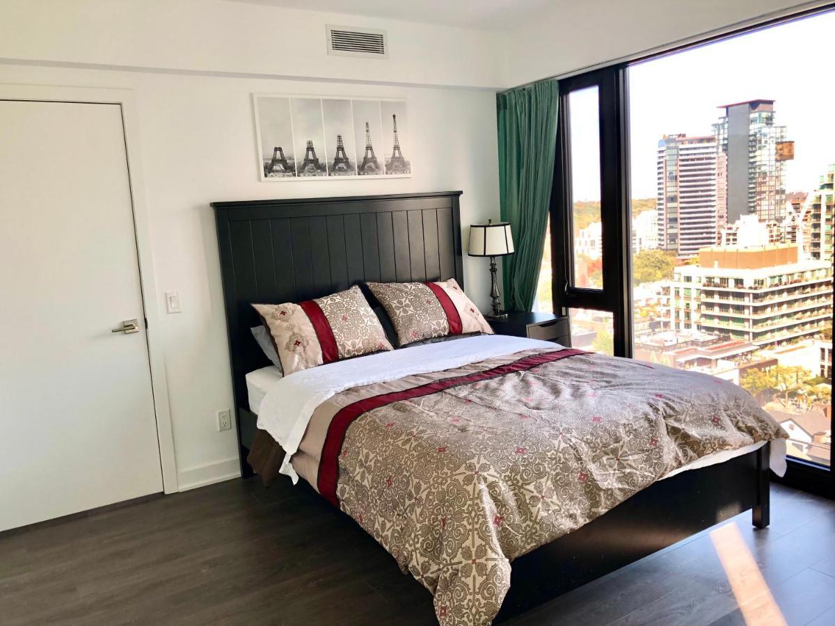 Apartment 2 Bedroom Den Toronto