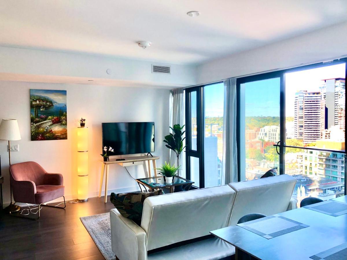 2 Bedroom Den Toronto