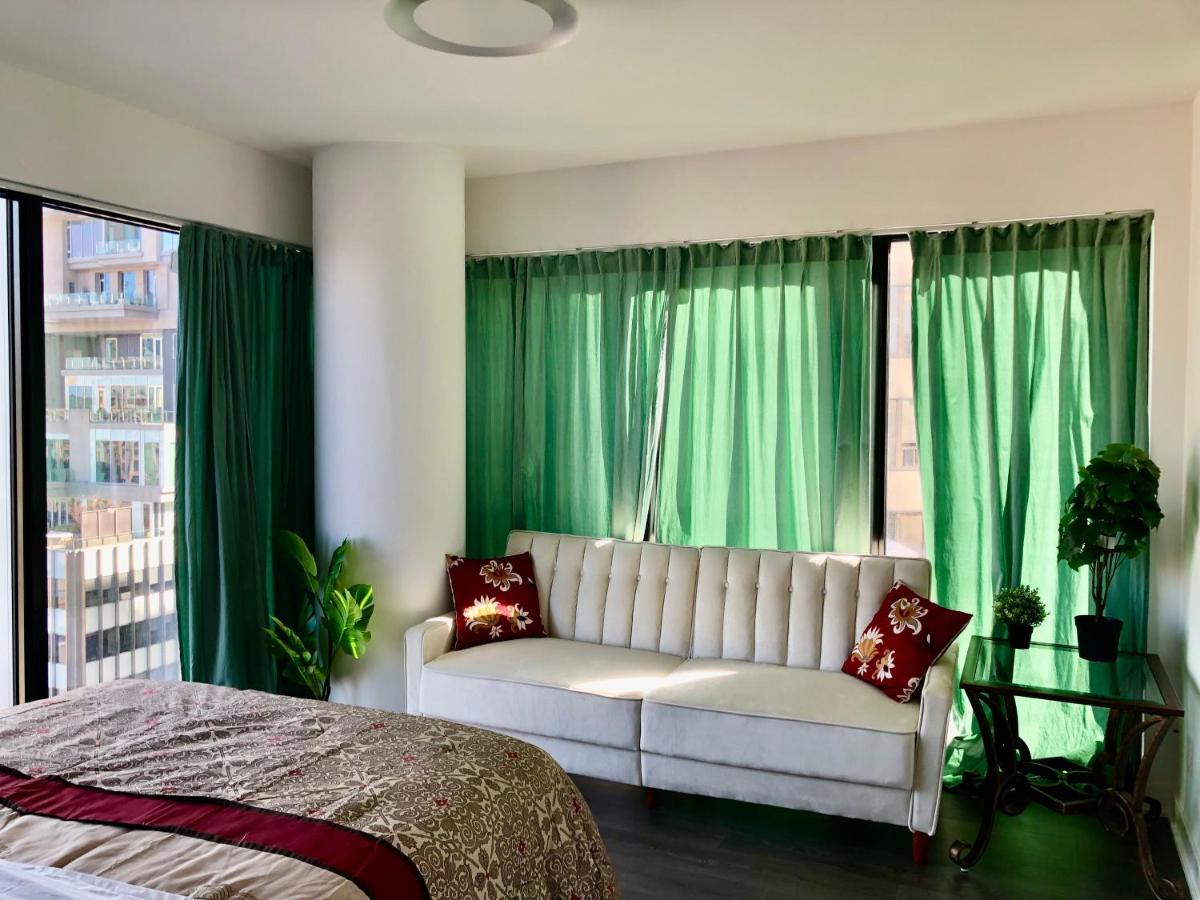 2 Bedroom Den *