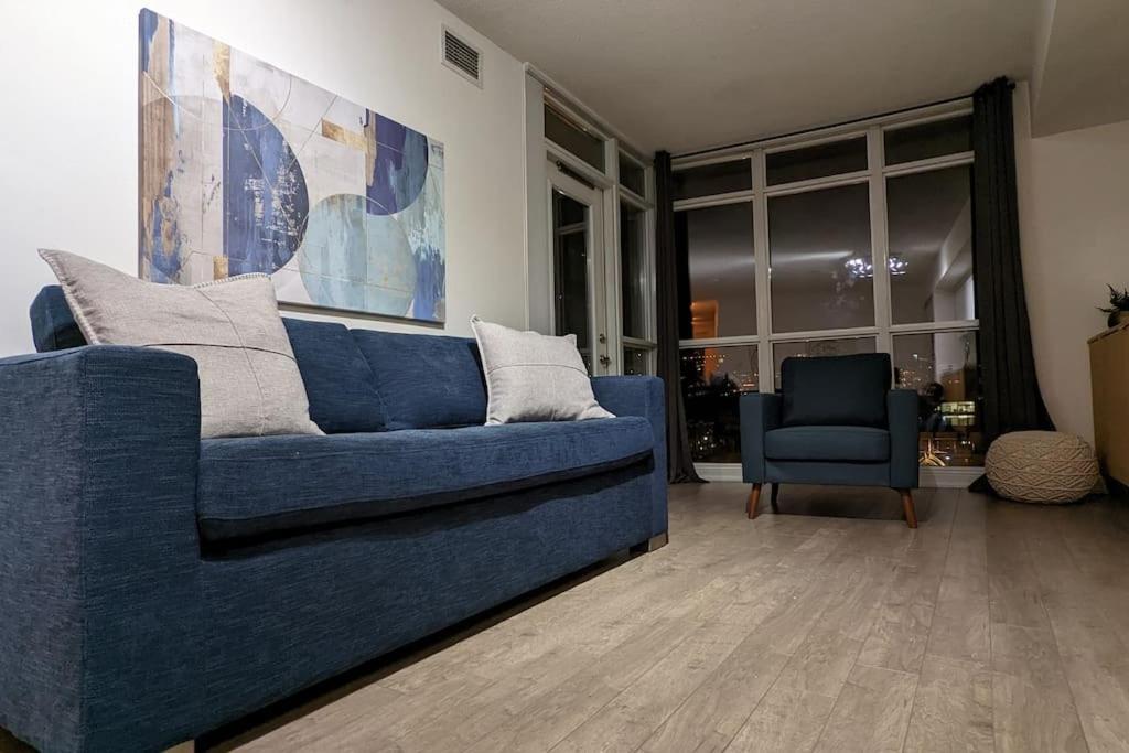 Lovely 2 Bed In Downtown * Toronto