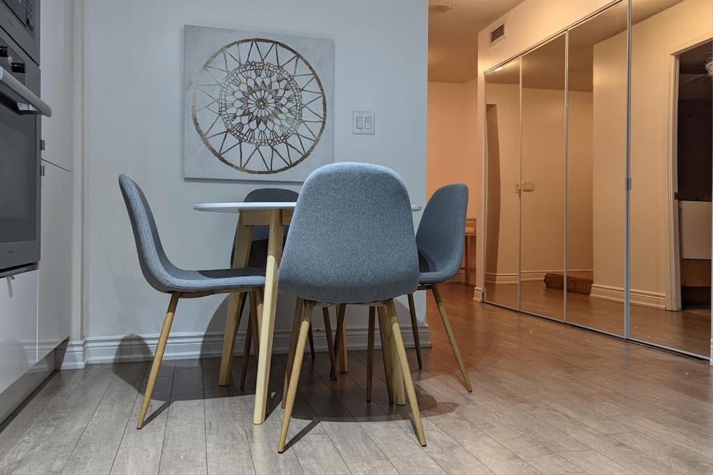 Lovely 2 Bed In Downtown Apartment