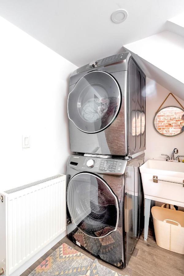 Spacious 1br Just Minutes From High Park Apartment