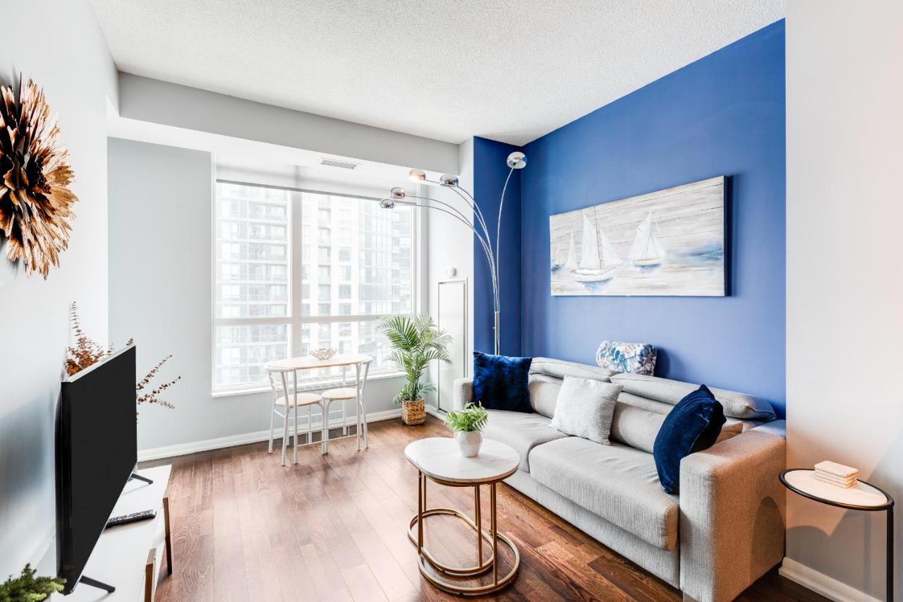 Apartment Aoc - High-rise - View Toronto