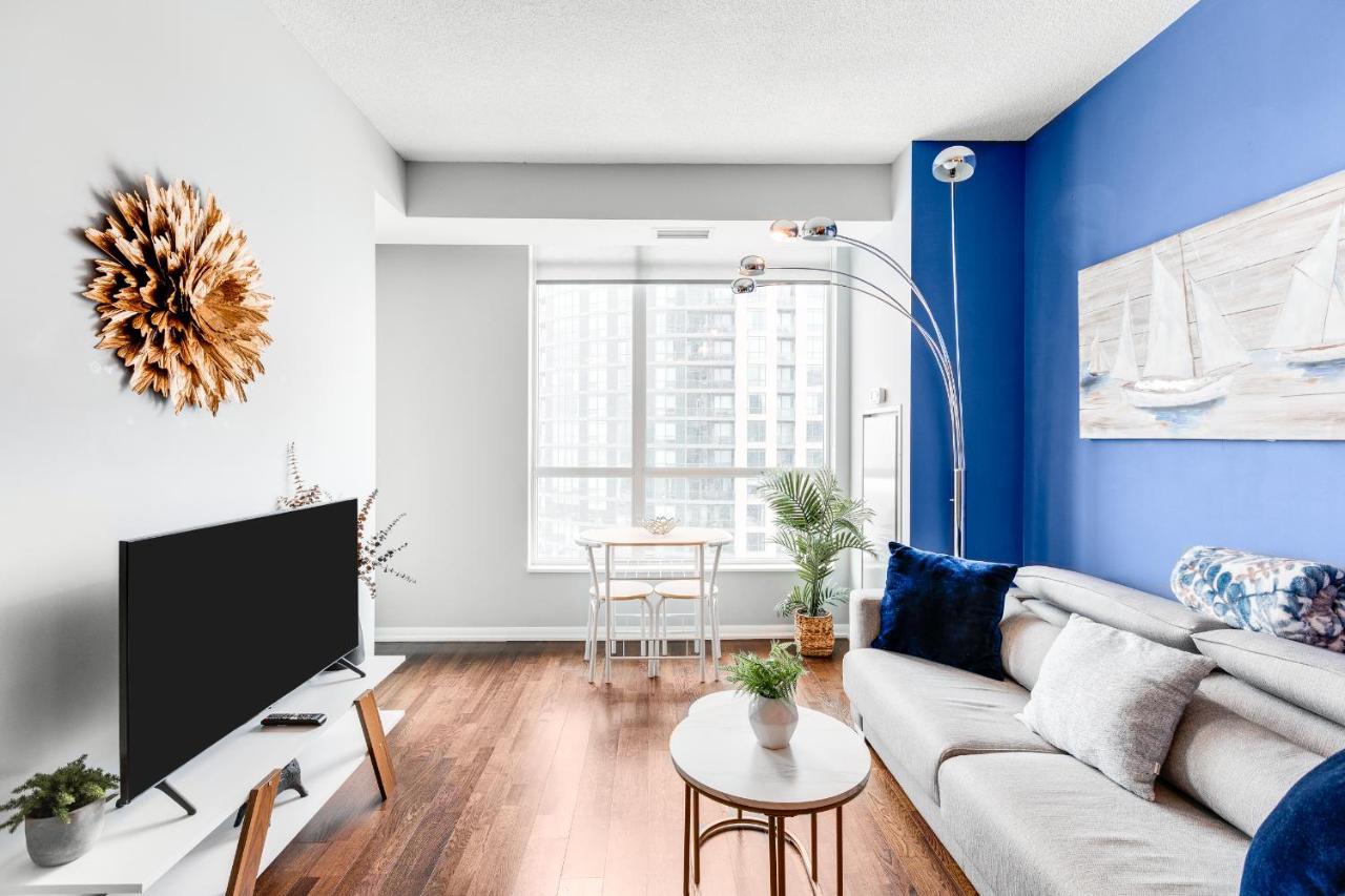 Aoc - High-rise - View * Toronto