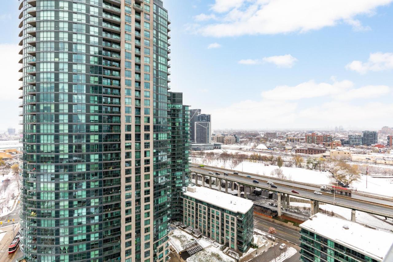 Apartment Aoc - High-rise - View Toronto
