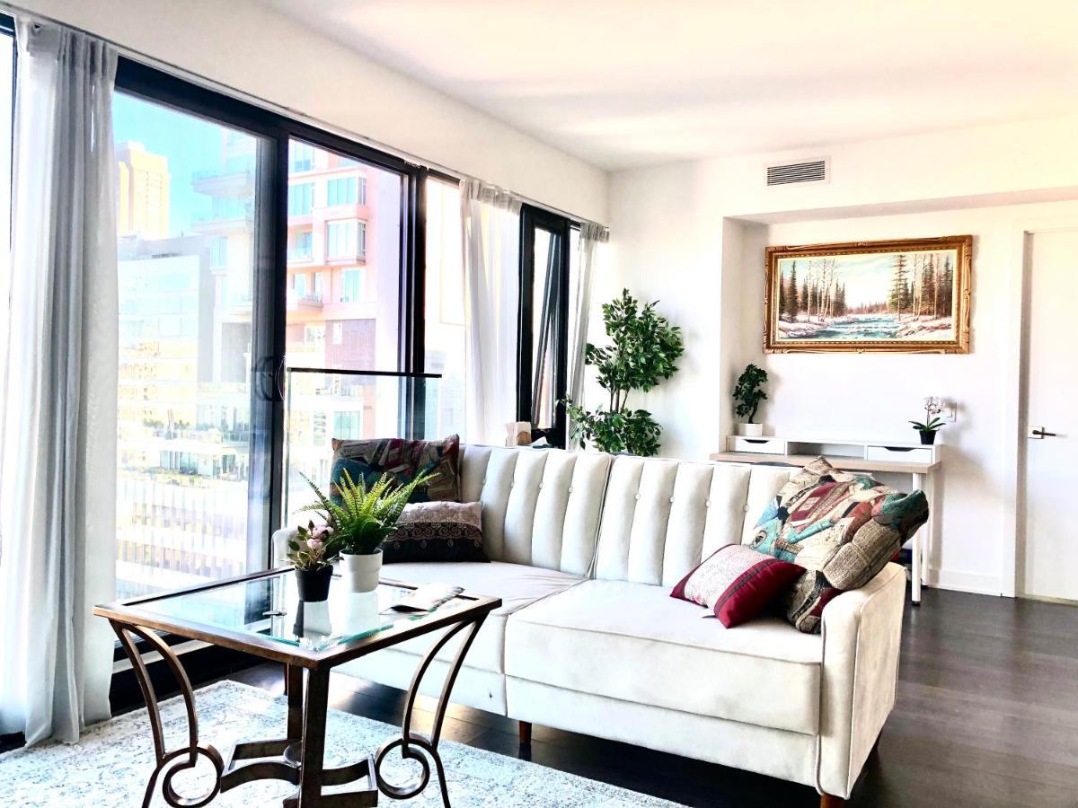 2 Bedroom Den * Toronto