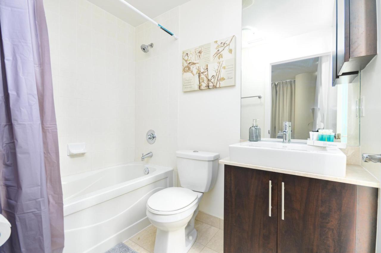 Apartment Minutes Walk To Scotiabank Arena,tiff, Mtcc,cn Tower Downtown Toronto