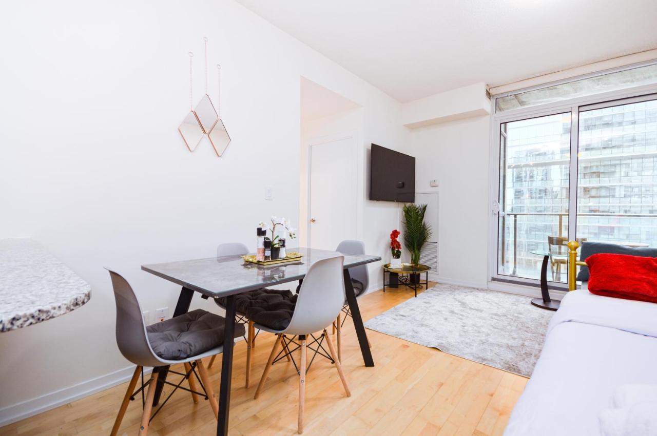 Minutes Walk To Scotiabank Arena,tiff, Mtcc,cn Tower Downtown Apartment Toronto