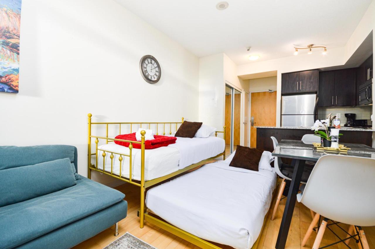 Minutes Walk To Scotiabank Arena,tiff, Mtcc,cn Tower Downtown Apartment