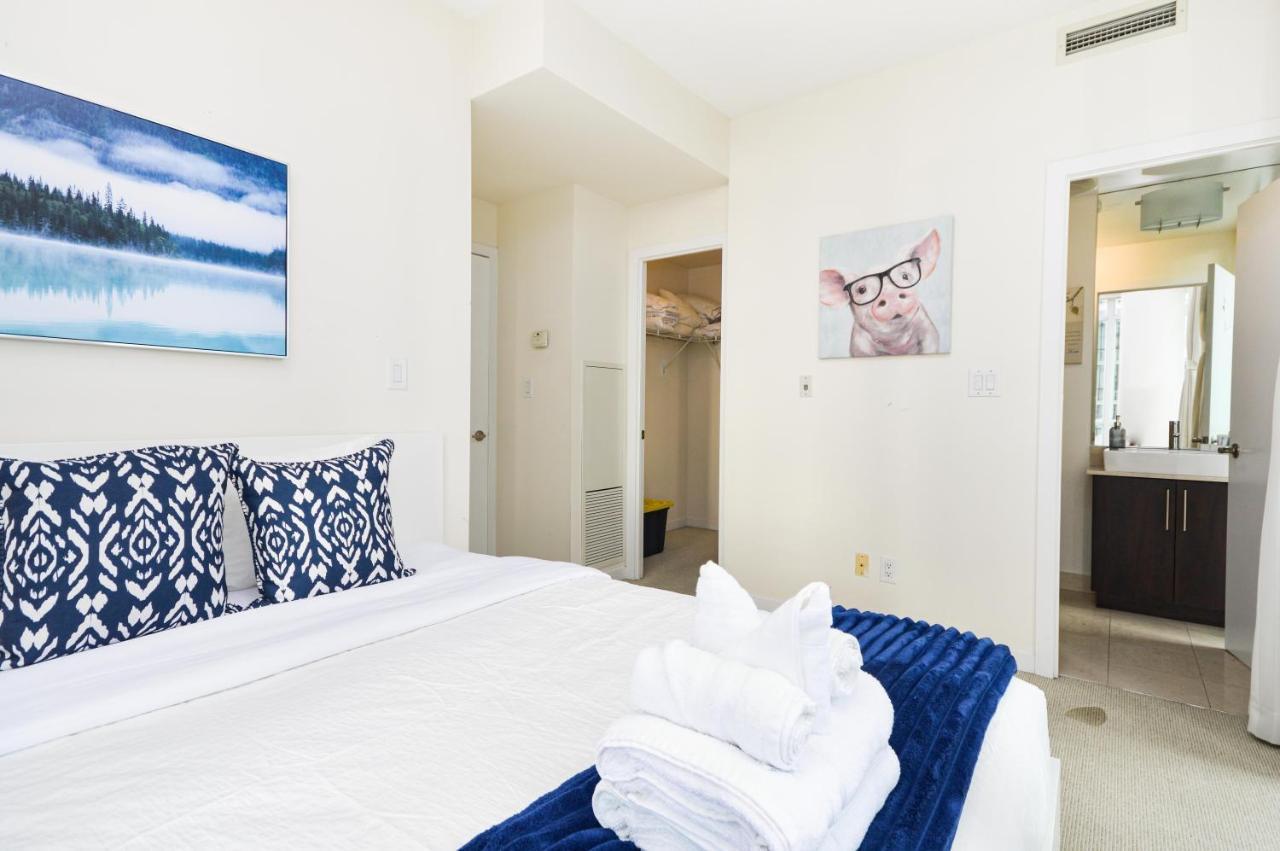 Apartment Minutes Walk To Scotiabank Arena,tiff, Mtcc,cn Tower Downtown Toronto