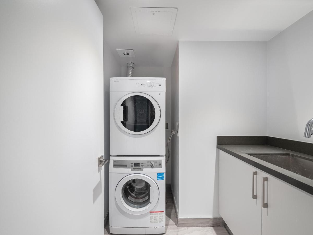 The Estate - Yorkville Apartment