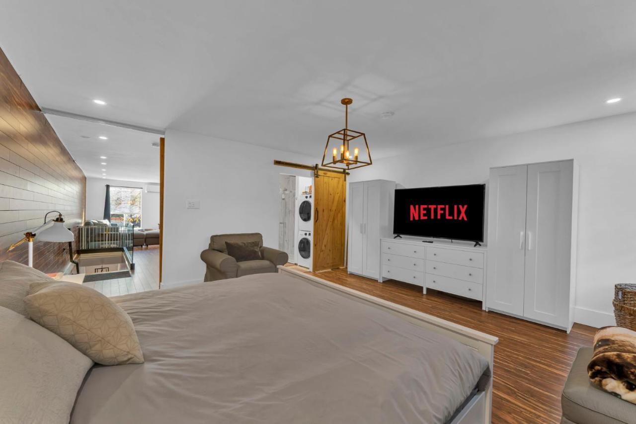 Apartment Amazing Fully Renovated On Queen St. *