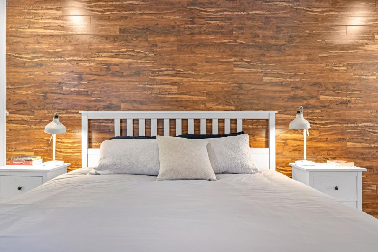 Apartment Amazing Fully Renovated On Queen St.