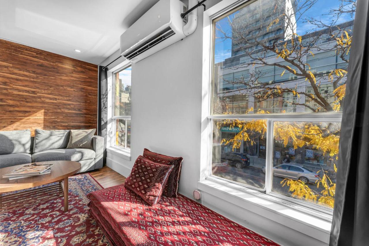 Apartment Amazing Fully Renovated On Queen St. *
