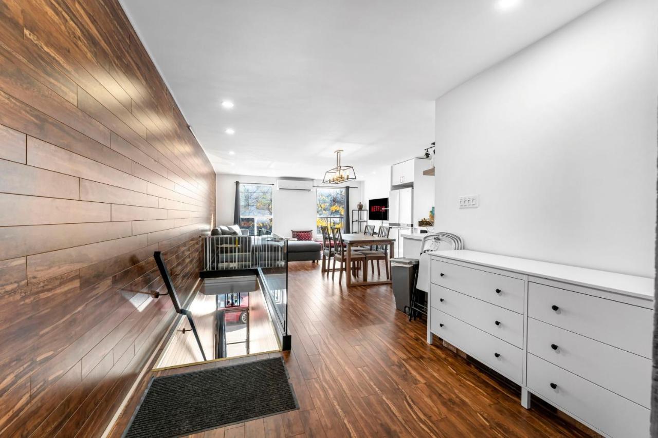 Apartment Amazing Fully Renovated On Queen St. *