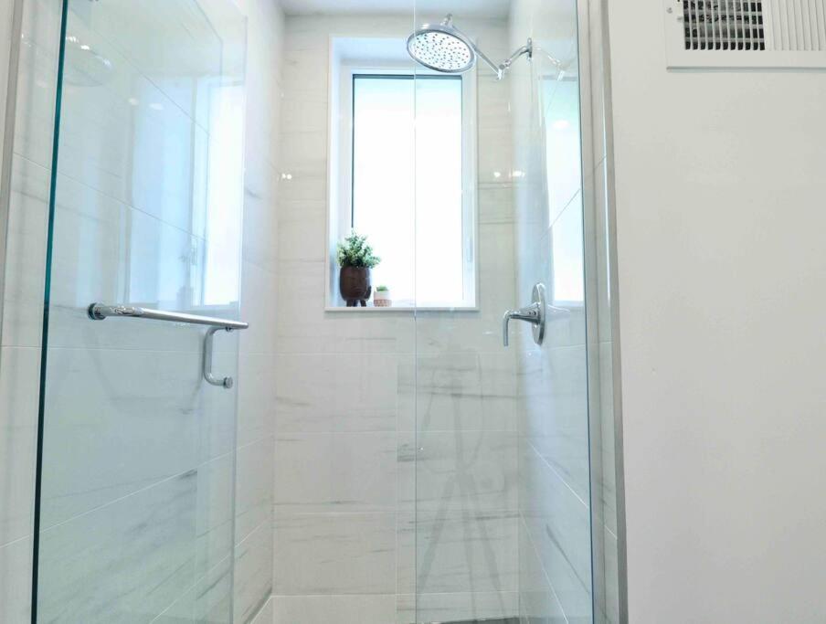 Apartment Cozy 1 Bedroom Laneway House Downtown Eastside *